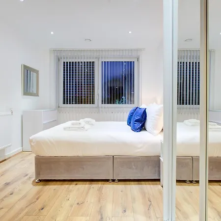 Hybrid Resi Greenwich Near O2 Arena Londra Esterno foto